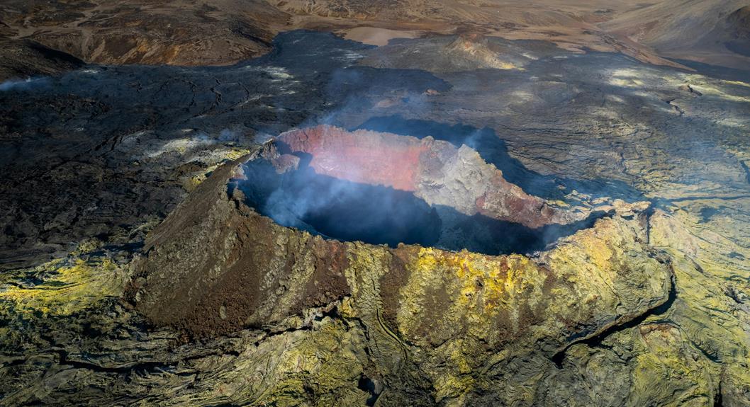 iceland s eyjafjallaj kull eruption site